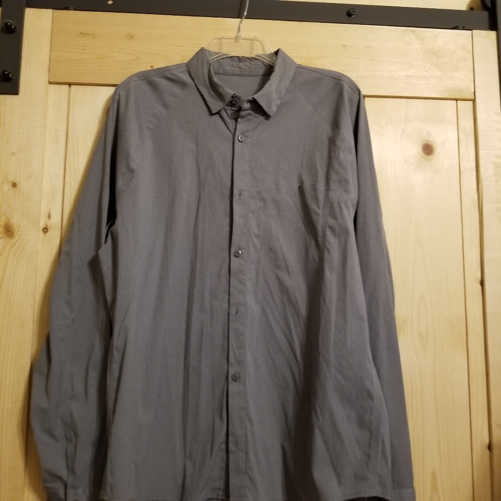 Lululemon Men's Voyage Long Sleeve Shirt